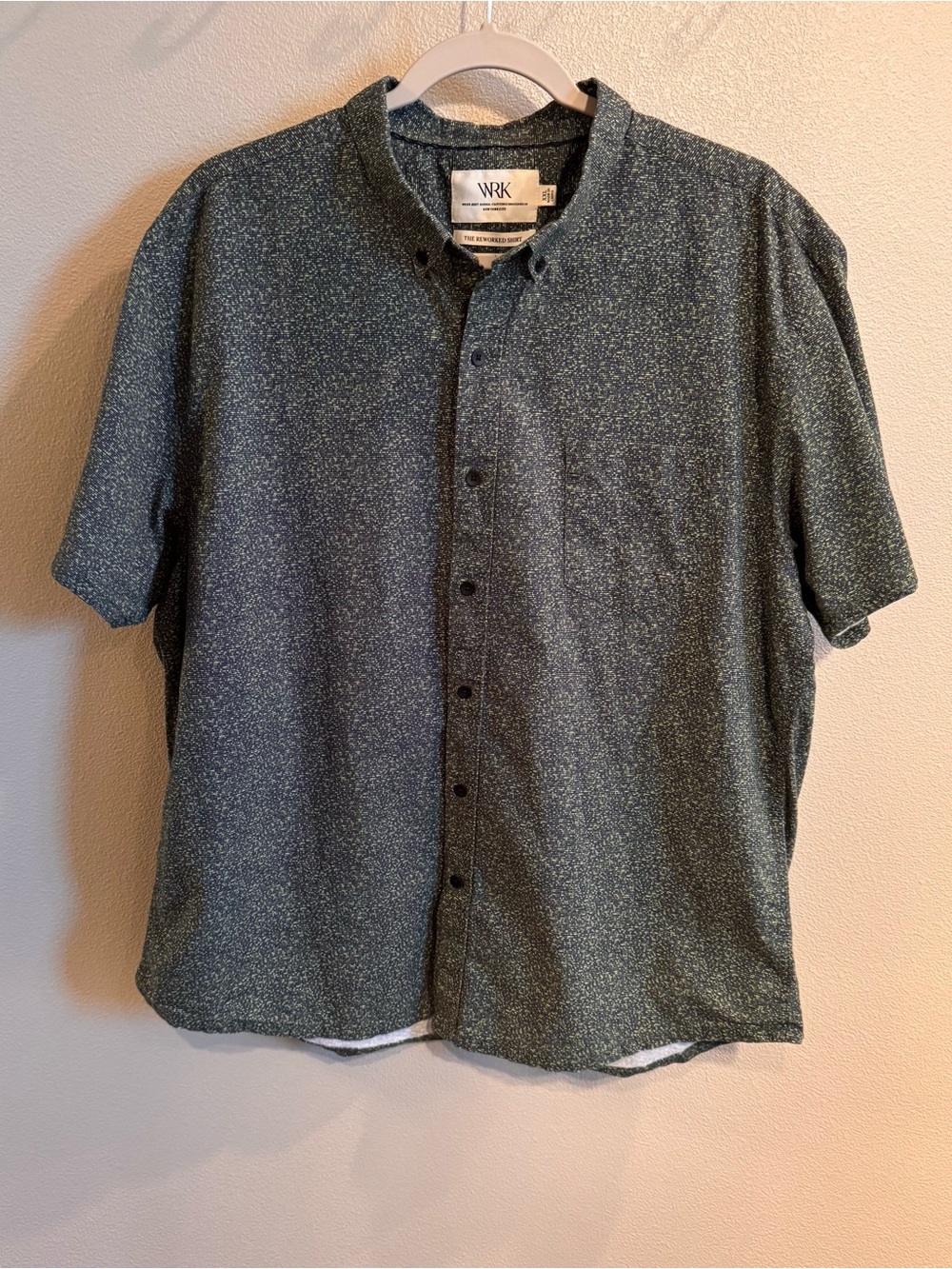 WRK Short-Sleeve Casual Button-Down Shirt in Dark Green Speckle